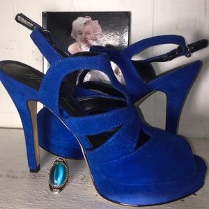 Marc Fisher size 6 Royal Blue spike heels
